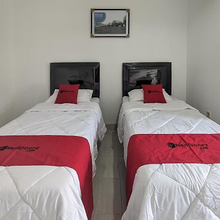 Reddoorz Syariah Near Jalan Caman Raya Bekasi Hotel Buitenkant foto
