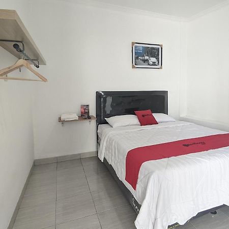 Reddoorz Syariah Near Jalan Caman Raya Bekasi Hotel Buitenkant foto