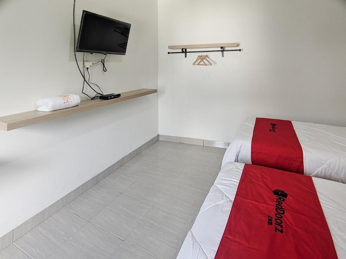 Reddoorz Syariah Near Jalan Caman Raya Bekasi Hotel Buitenkant foto