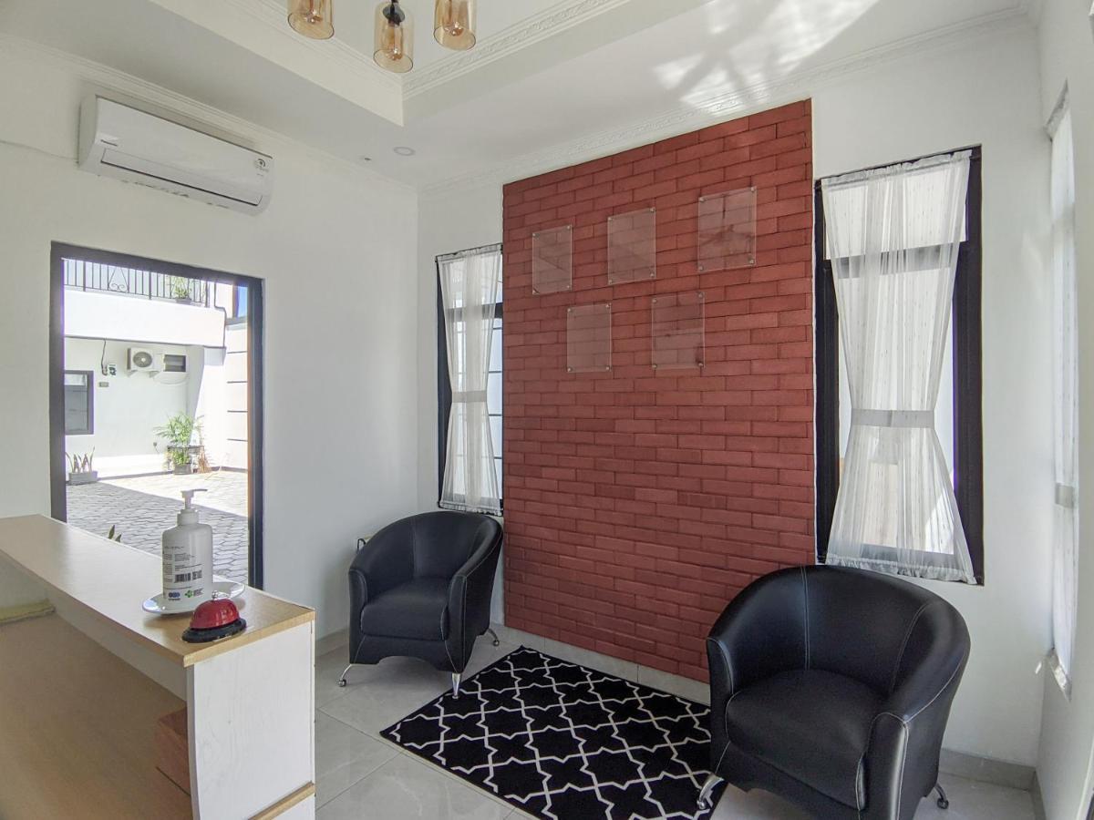 Reddoorz Syariah Near Jalan Caman Raya Bekasi Hotel Buitenkant foto